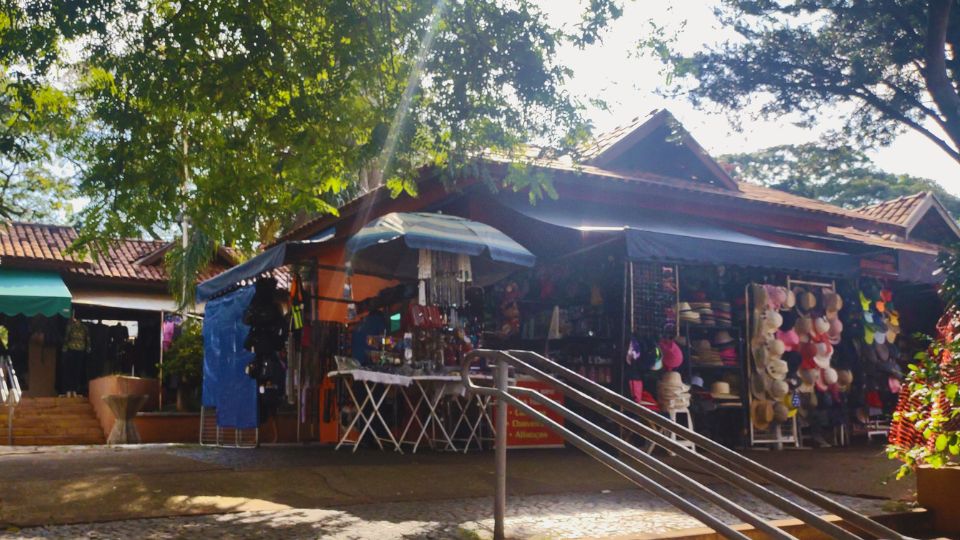 [Imagem de Praça do Artesanato e Feira do Artesão]