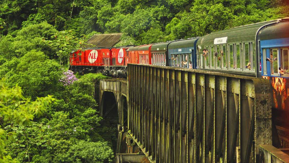 [Imagem de Trem Curitiba-Morretes]