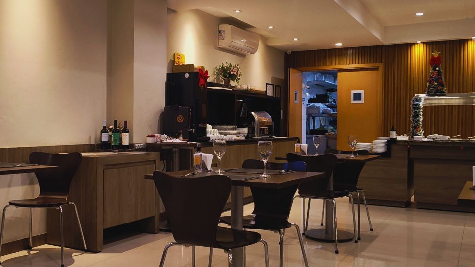 [Imagem de Hotel Slim Curitiba Avenida das Torres]