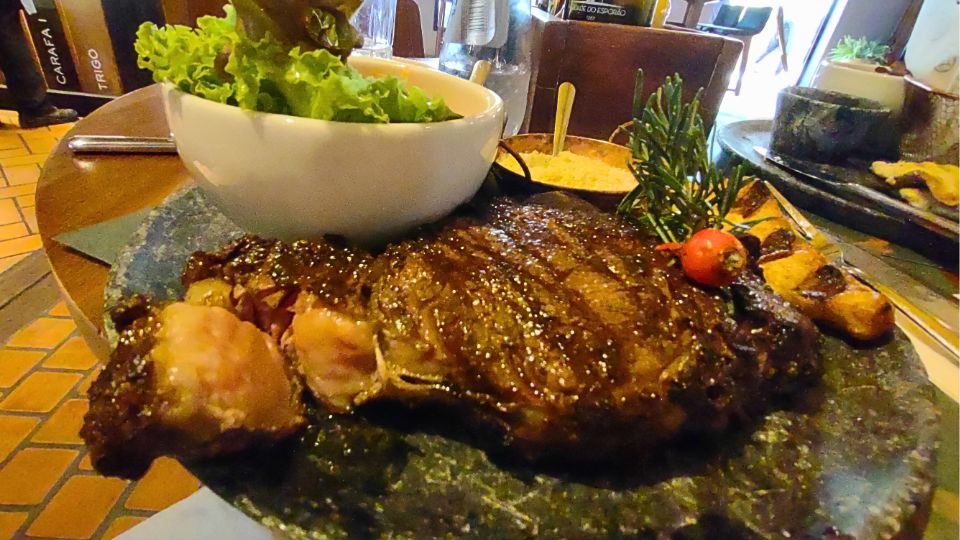 [Imagem de Restaurante Alto da Brasa - Parque da Cerveja Campos do Jordão]