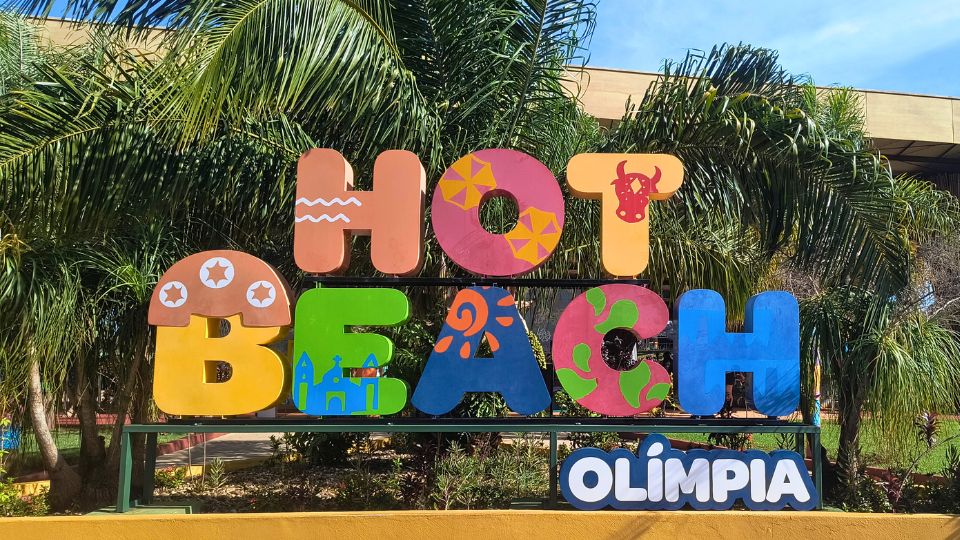 [Imagem de Hot Beach Olímpia: Sofisticação e Relaxamento em Águas Quentes]