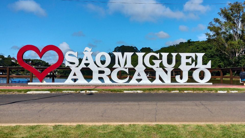 Foto de Letreiro de São Miguel Arcanjo - Lagoa do Guapé
