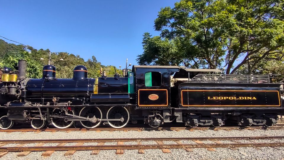 Trem da Serra da Mantiqueira parado na Estação de Passa Quatro - Minas Gerais