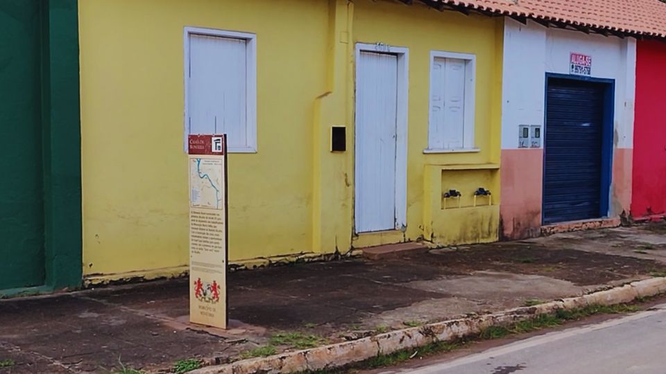 Vista das históricas casas em Honório Bicalho