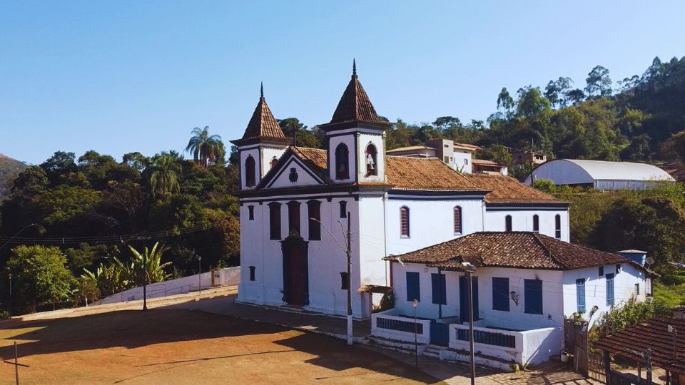 Igreja Nossa Senhora de Nazareth - Morro Vermelho - MG
