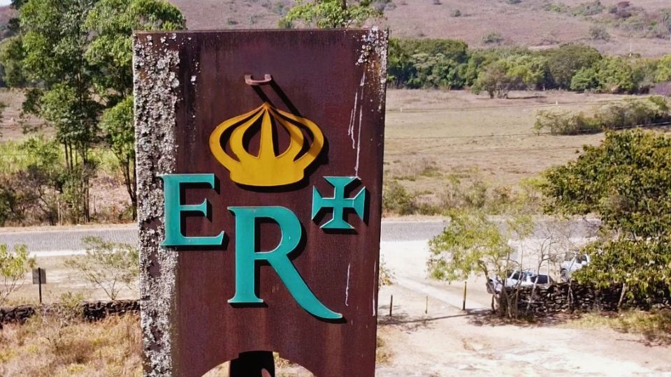 Detalhe do primeiro Marco da Estrada Real a Ser Instalado.