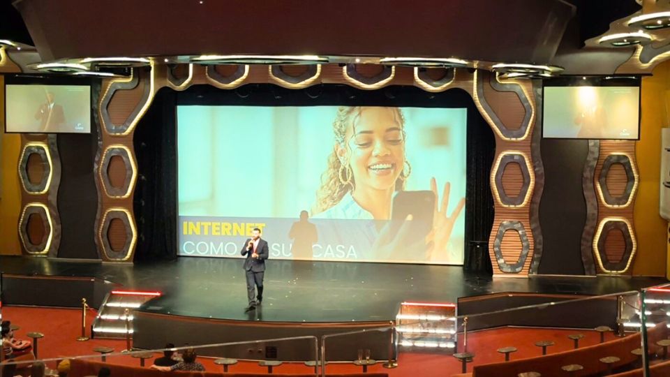 Reunião de boas-vindas no Teatro