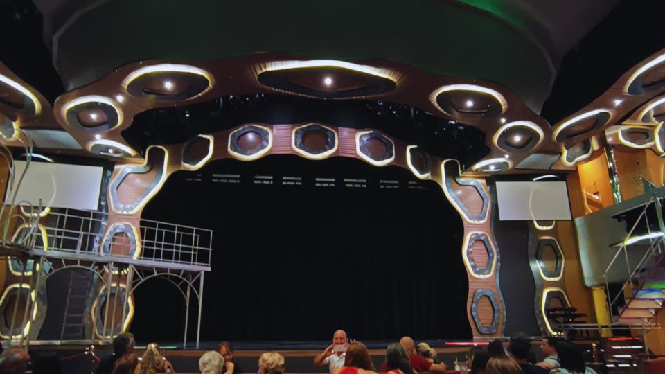 Visão da plateia do palco do teatro