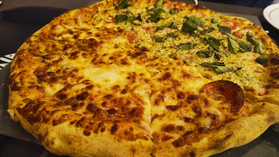 Pizza na Pizzaria Farina em Santa Felicidade