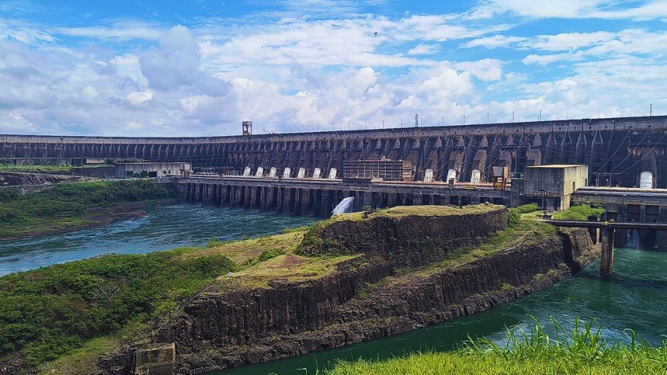 Vista da Barragem de Itaipu, desde o Mirante Central