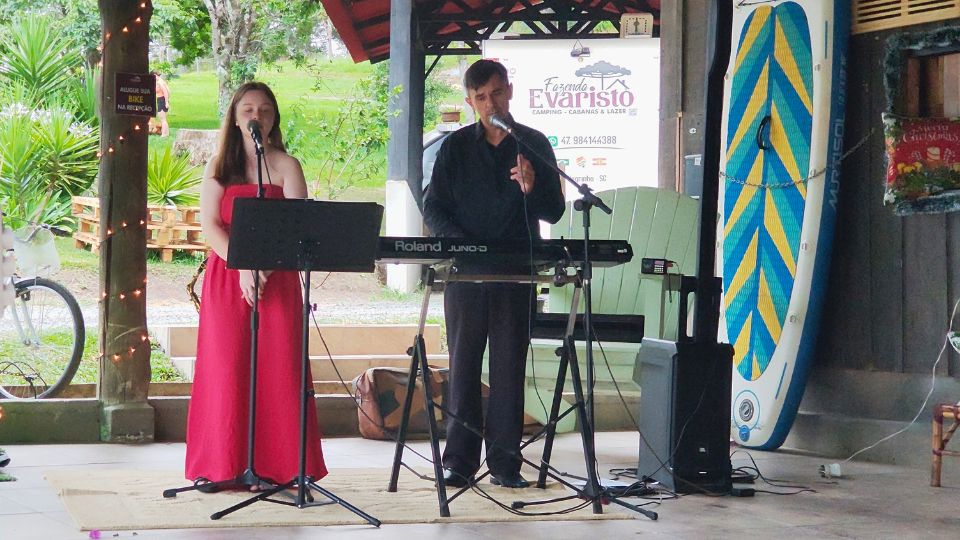 Apresentação de natal com Elana Rei e Leandro Araújo na Recepão da Fazenda Evaristo