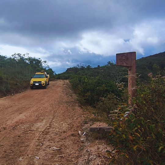 Marco da Estrada Real na Serra de São José e o nosso 4x4