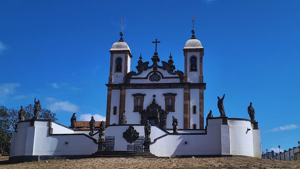 O Santuário Bom Jesus dos Matosinhos em  Congonhas - MG, uma das obras mais famosas do artista Aleijadinho