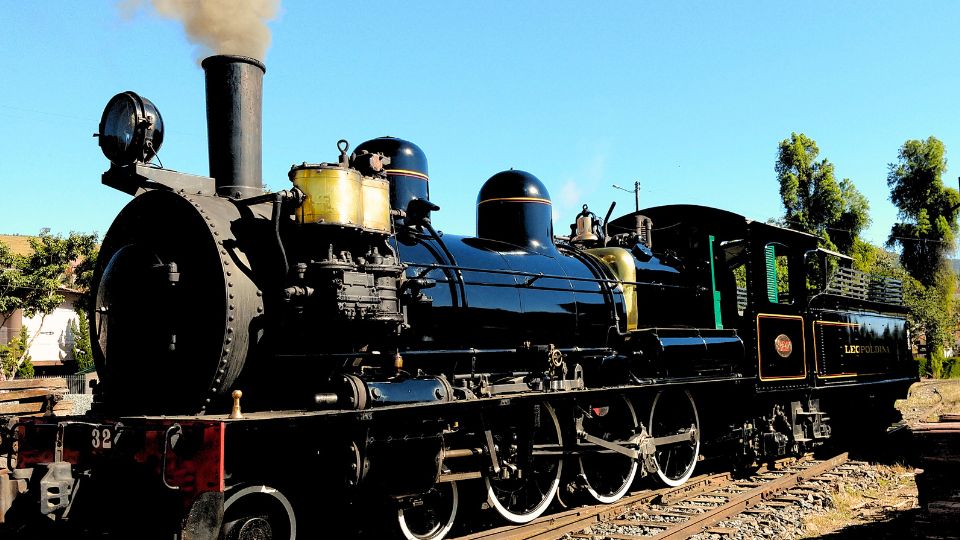 A Maria Fumaça do Trem da Serra da Mantiqueira sendo preparada na estação de Passa Quatro.